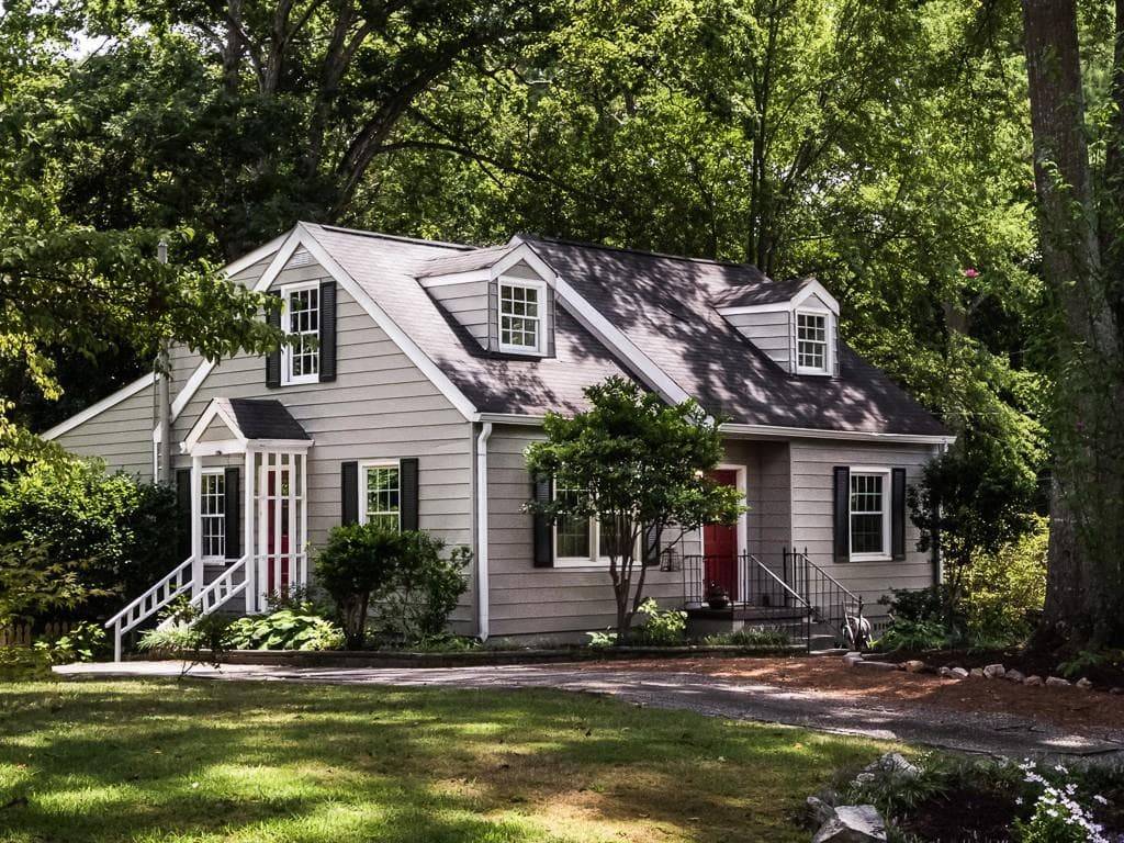 3 bedroom, 1,640 sq ft single family residence sold at 1868 Dyer Circle, Chamblee, GA 30341