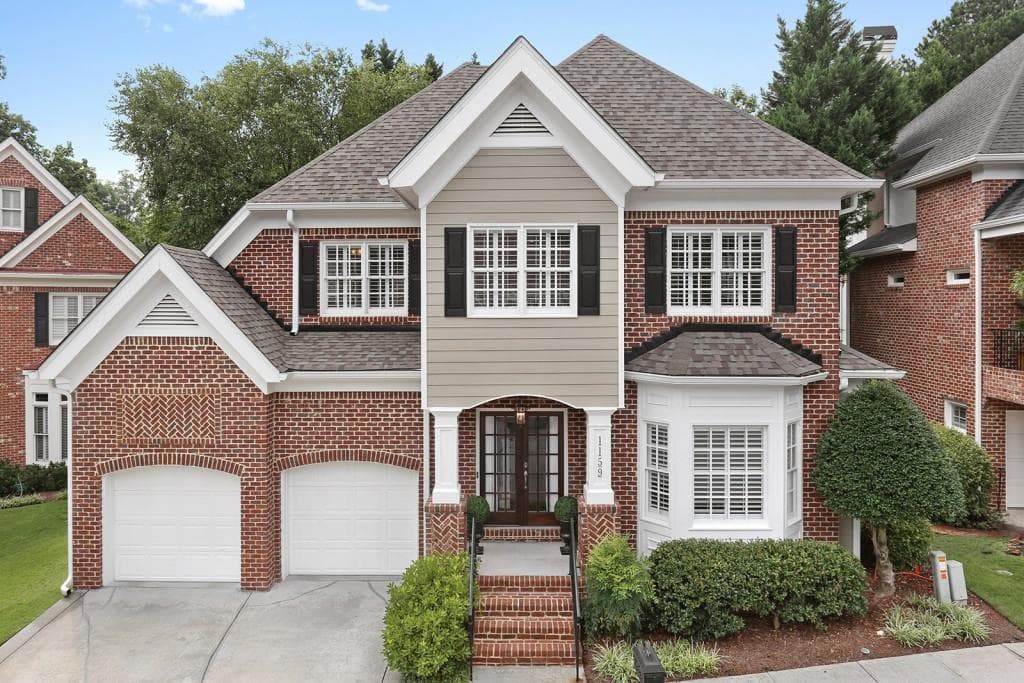 3 bedroom, 2,337 sq ft single family residence sold at 1159 Fairway Gardens, Brookhaven, GA 30319