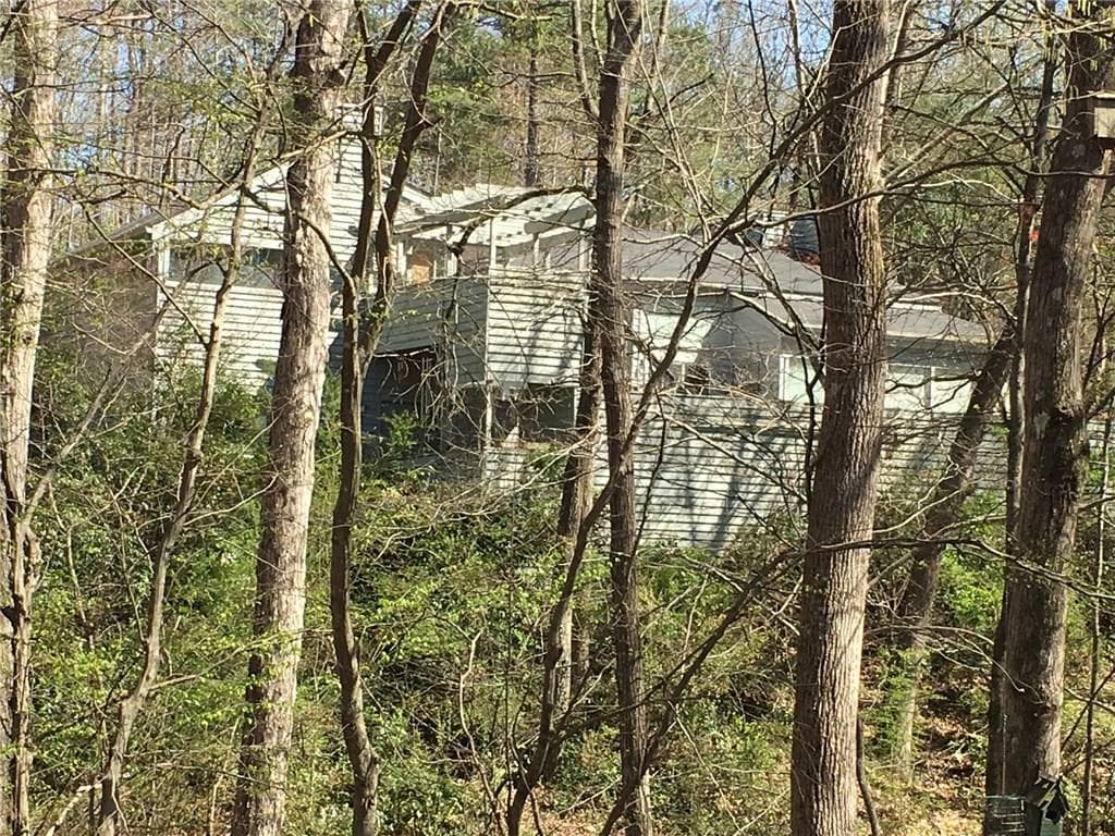 4 bedroom, 3,274 sq ft single family residence sold at 201 NE Russell Road, Lawrenceville, GA 30043