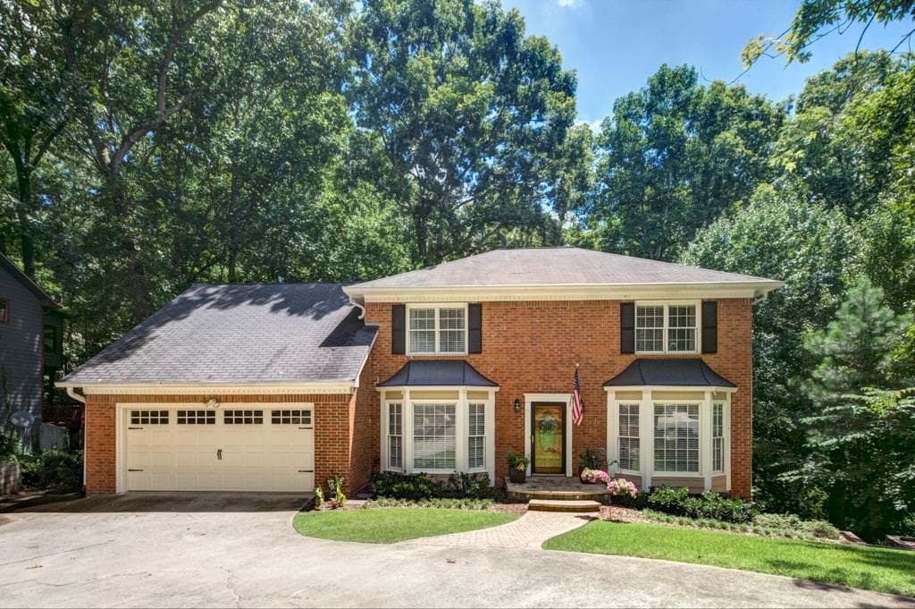 5 bedroom, 3,477 sq ft single family residence sold at 180 Spring Ridge Court, Roswell, GA 30076