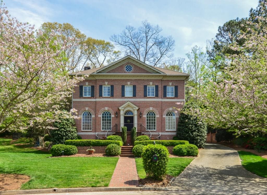 5 bedroom, 4,074 sq ft single family residence sold at 2741 Carmon On Wesley, Atlanta, GA 30327