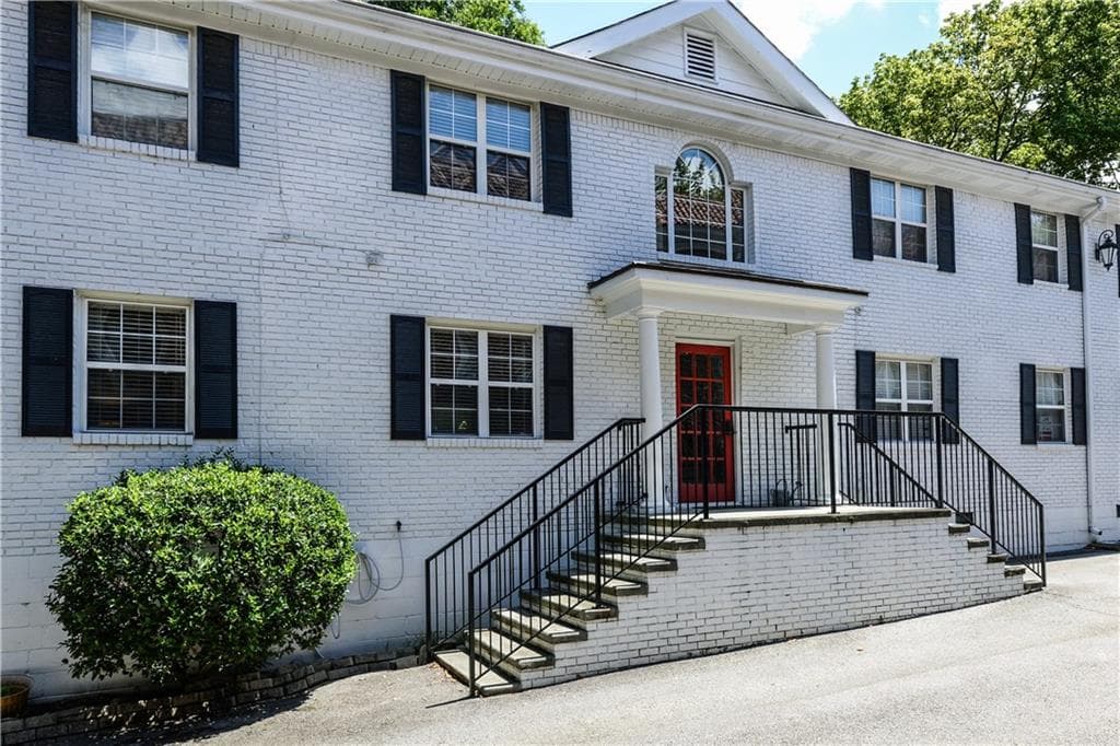 2 bedroom, 1,394 sq ft condominium sold at 830 Greenwood Avenue 6, Atlanta, GA 30306