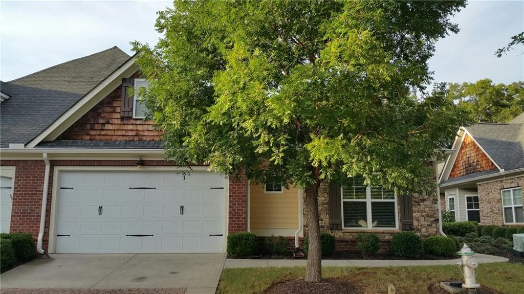 3 bedroom, 1,900 sq ft condominium sold at 12100 Seasons Trace, Alpharetta, GA 30004