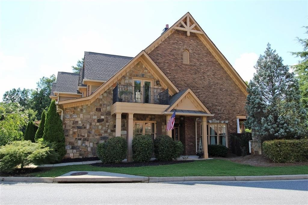 4 bedroom, 2,685 sq ft townhouse sold at 4644 Fountain Bleau Court, Alpharetta, GA 30022