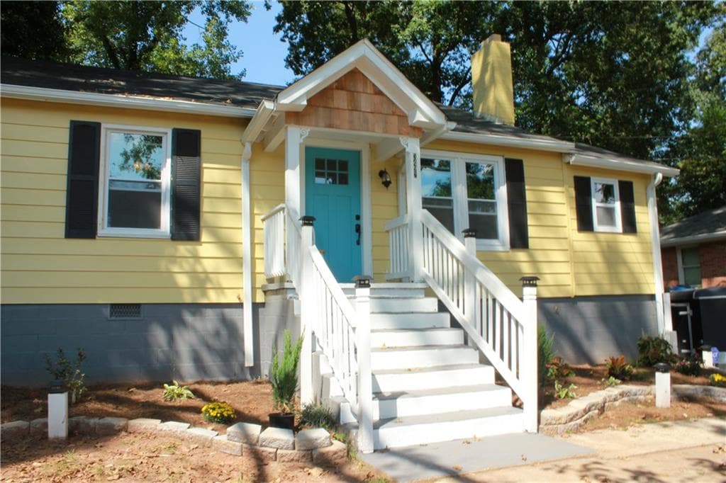 3 bedroom, 1,600 sq ft single family residence sold at 3492 Glenwood Road, Decatur, GA 30032