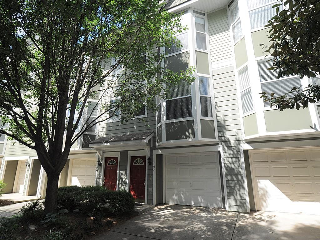2 bedroom, 1,212 sq ft condominium sold at 951 Glenwood Avenue 703, Atlanta, GA 30316