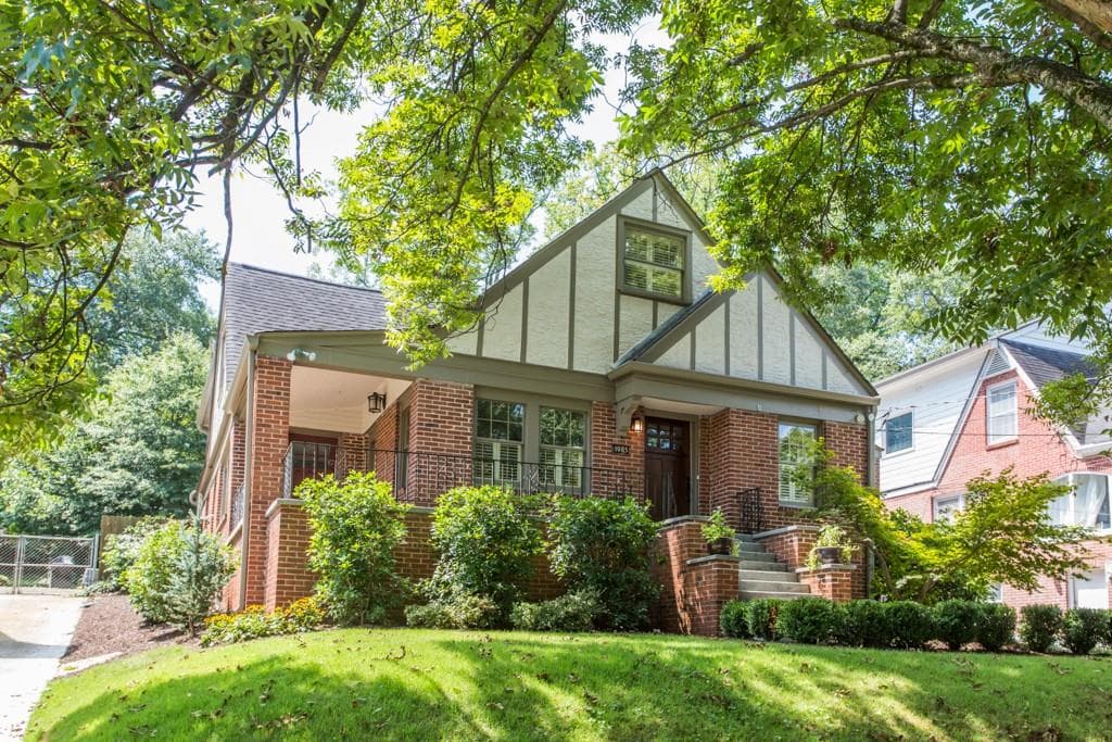 4 bedroom, 2,406 sq ft single family residence sold at 1985 Palifox Drive, Atlanta, GA 30307