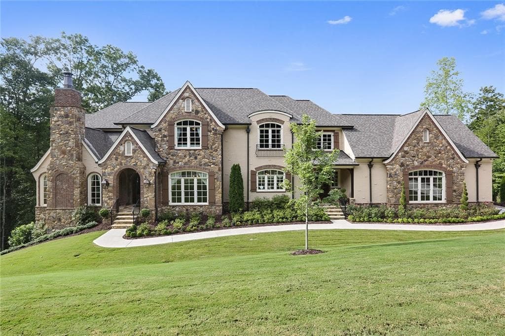 5 bedroom, 4,796 sq ft single family residence sold at 271 Traditions Drive, Alpharetta, GA 30004