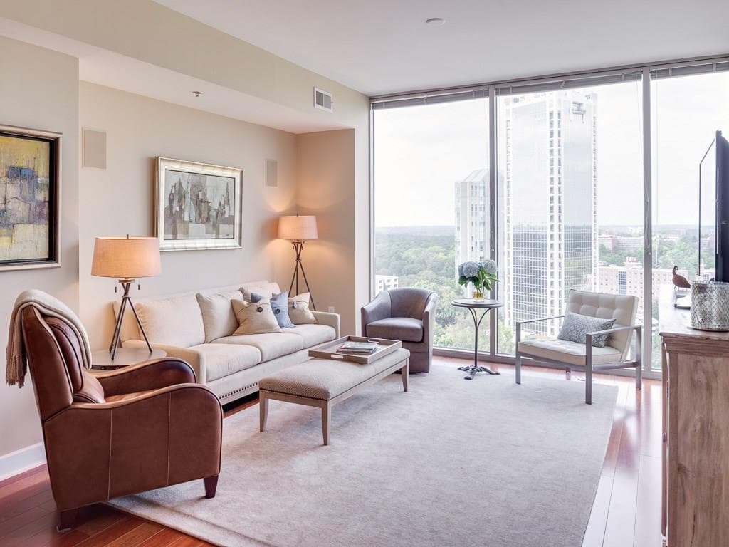 2 bedroom, 1,594 sq ft condominium sold at 2795 Peachtree Road 1805, Atlanta, GA 30305