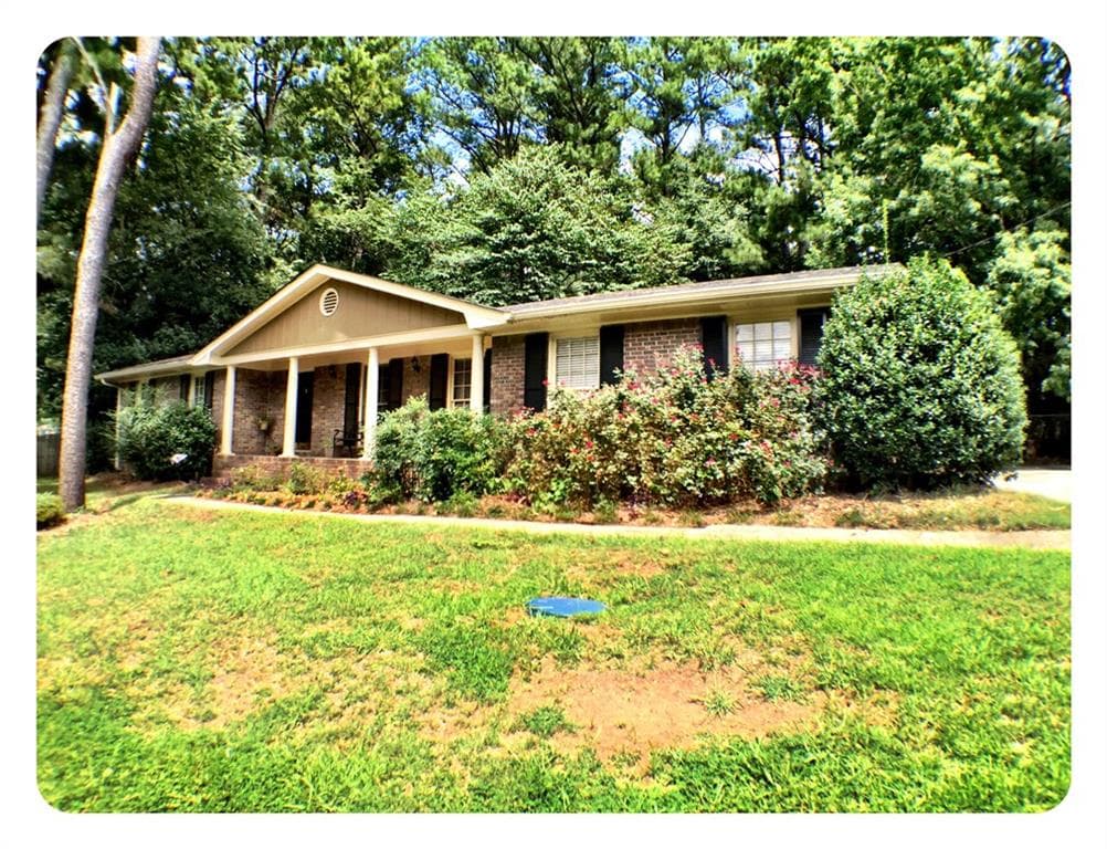 4 bedroom, 1,936 sq ft single family residence sold at 2681 Kings Circle, Lawrenceville, GA 30044