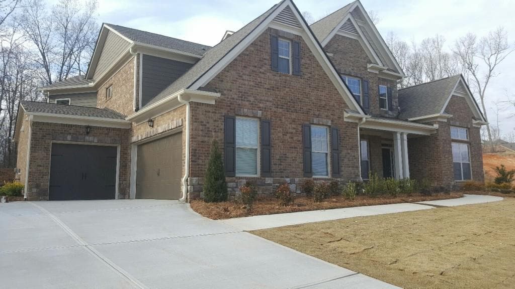 5 bedroom, 4,140 sq ft single family residence sold at 9260 Colham Drive, Cumming, GA 30041