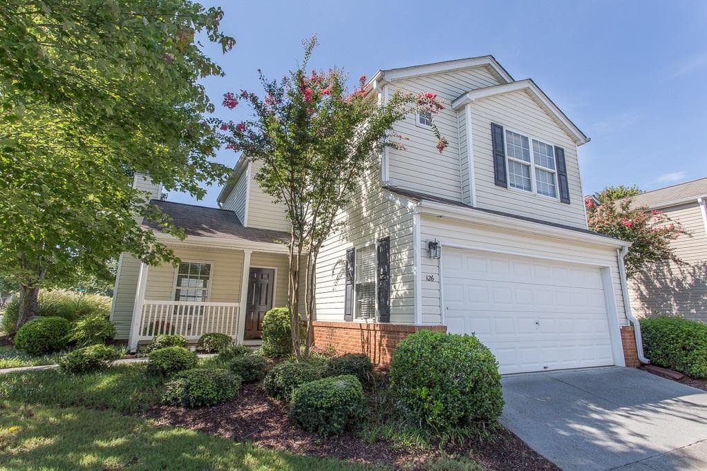 2 bedroom, 1,314 sq ft single family residence sold at 126 W Oaks Place, Woodstock, GA 30188