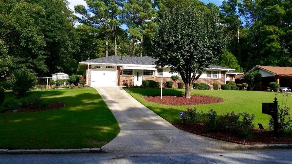 3 bedroom, 1,322 sq ft single family residence sold at 944 Laurelmont Drive, Atlanta, GA 30311