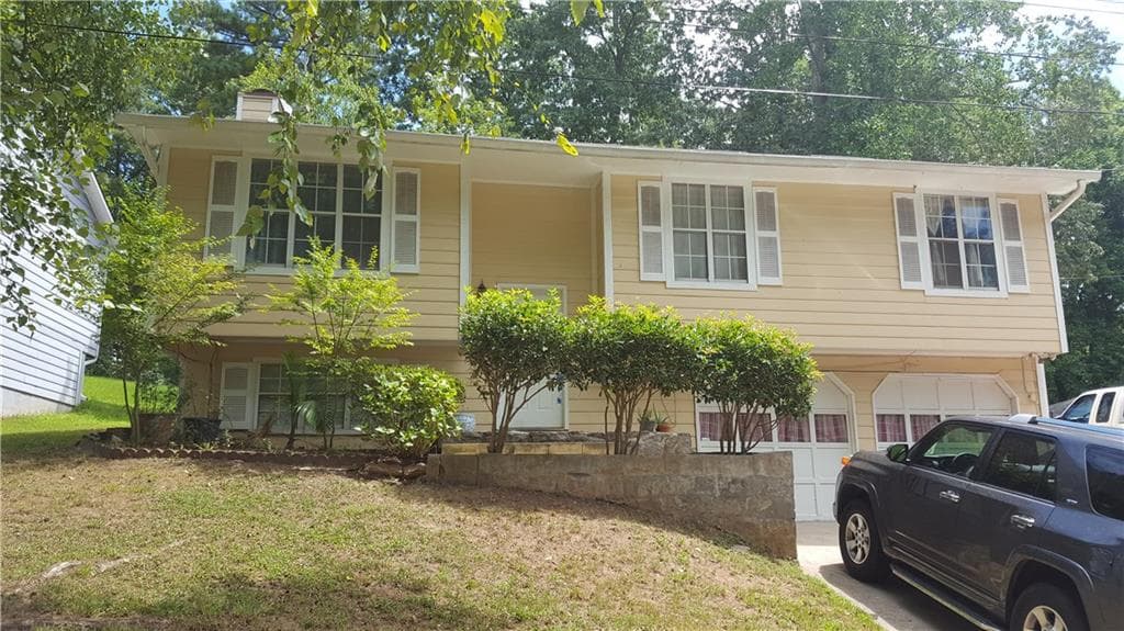471 Dixie Lee Lane, Stone Mountain, GA 30083 — most recent listing photo