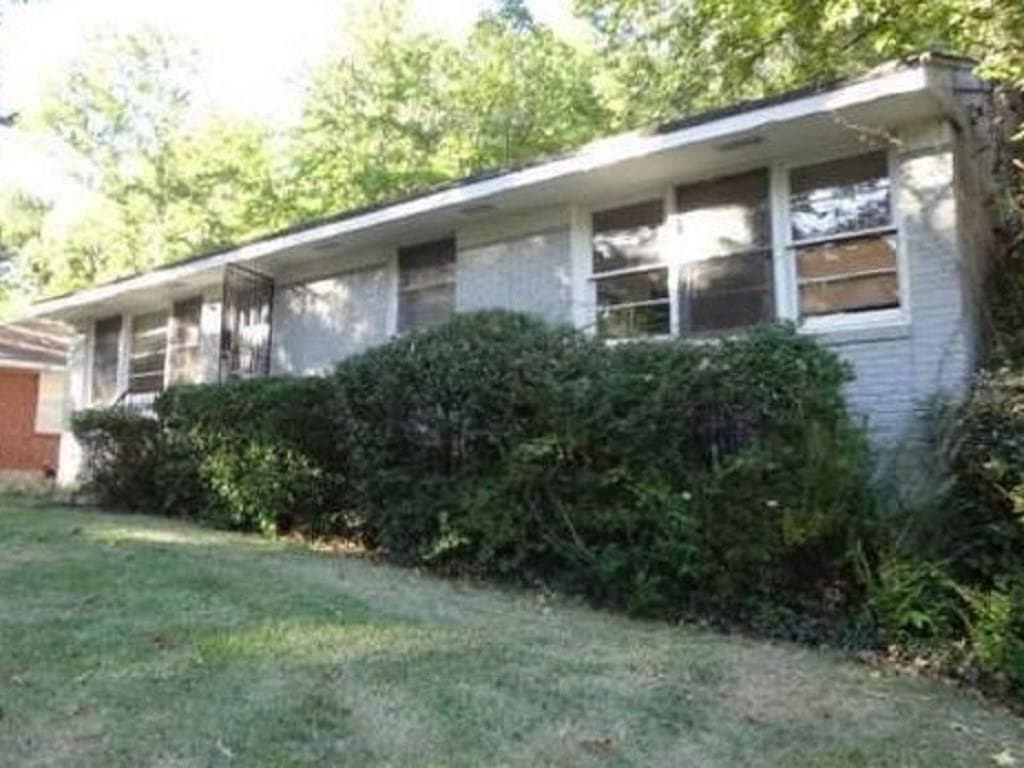 1996 Wells Drive, Atlanta, GA 30311 — most recent listing photo