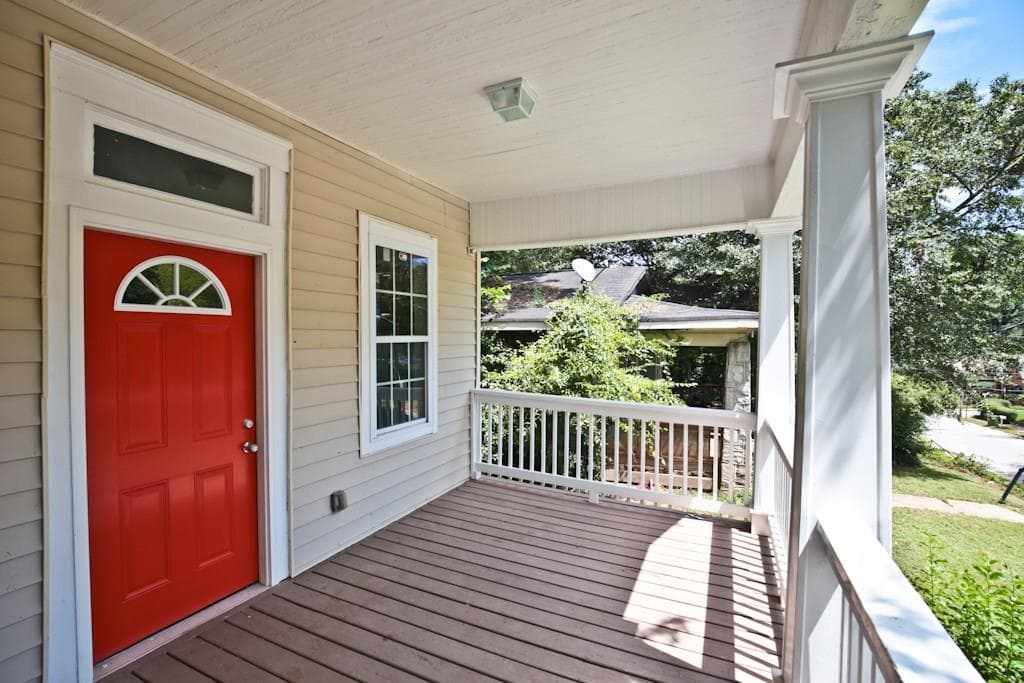 3 bedroom single family residence sold at 1437 Beecher Street, Atlanta, GA 30310