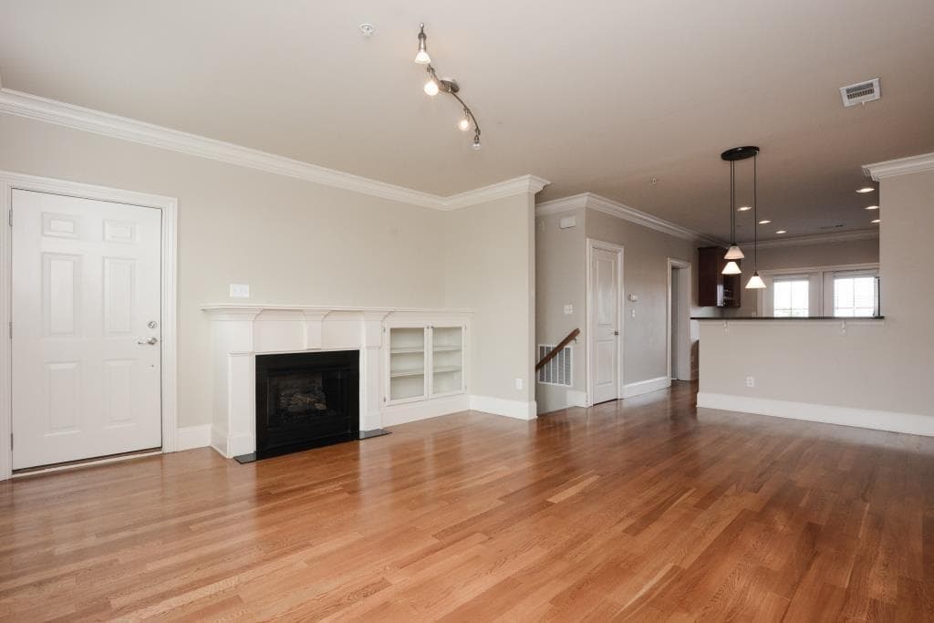 325 Le Gran Bend, Atlanta, GA 30328 — most recent listing photo