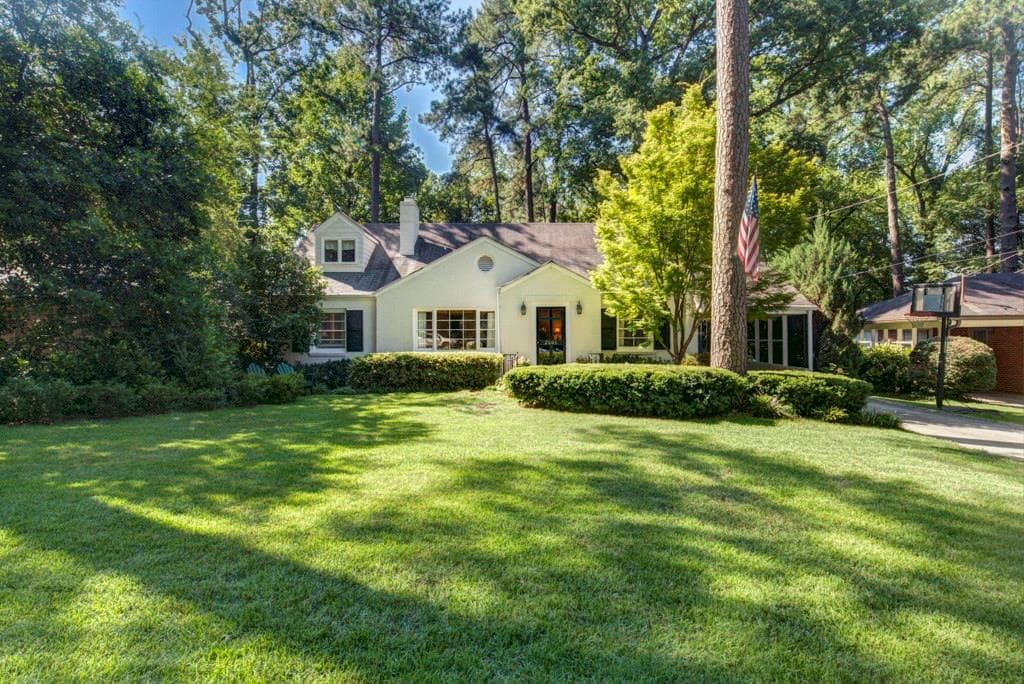 3 bedroom single family residence sold at 2006 Brookview Drive, Atlanta, GA 30318