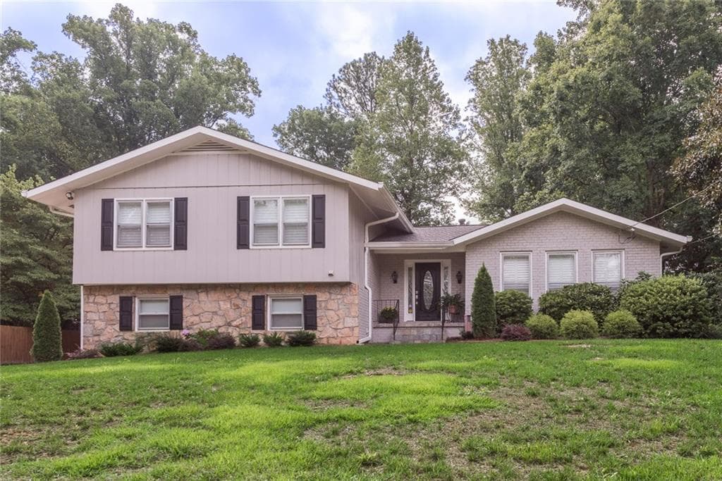 2501 Maclaren Circle, Dunwoody, GA 30360 — most recent listing photo