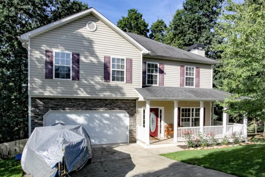 5 bedroom, 2,180 sq ft single family residence sold at 118 Nelson Oaks Drive, Ball Ground, GA 30107