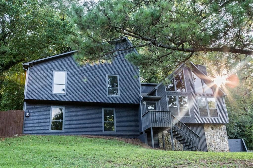 4 bedroom, 2,459 sq ft single family residence sold at 570 Charing Cross Drive, Marietta, GA 30066