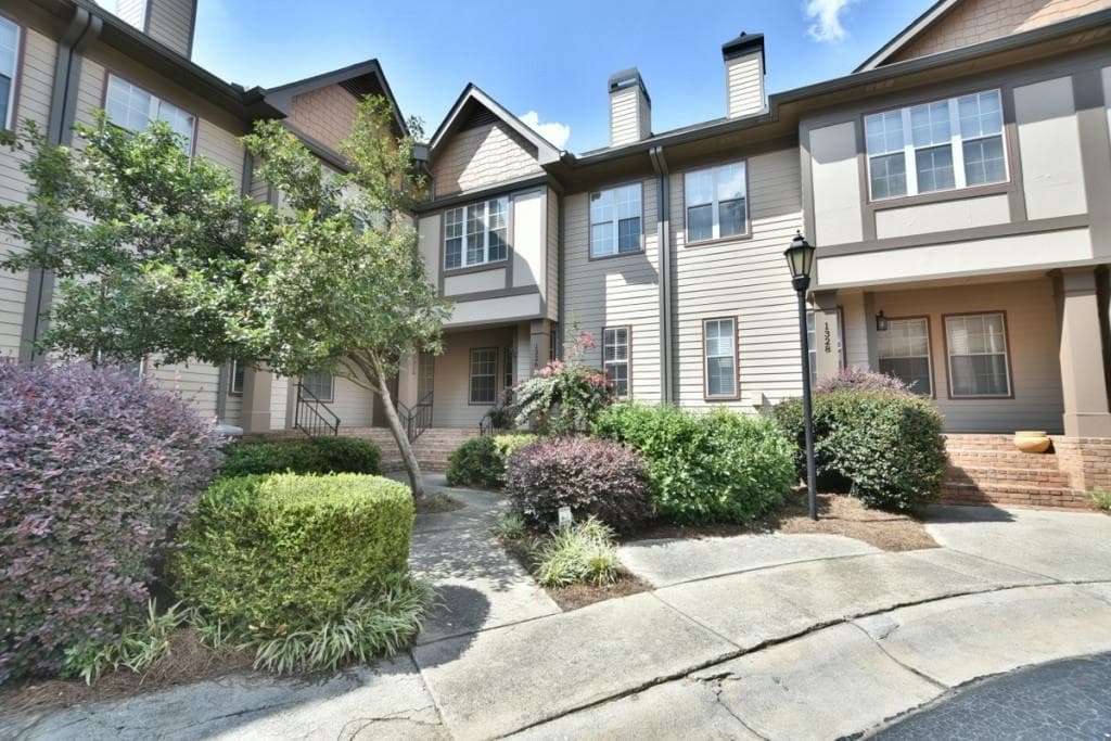 1326 Stillwood Chase 1326, Atlanta, GA 30306 — most recent listing photo