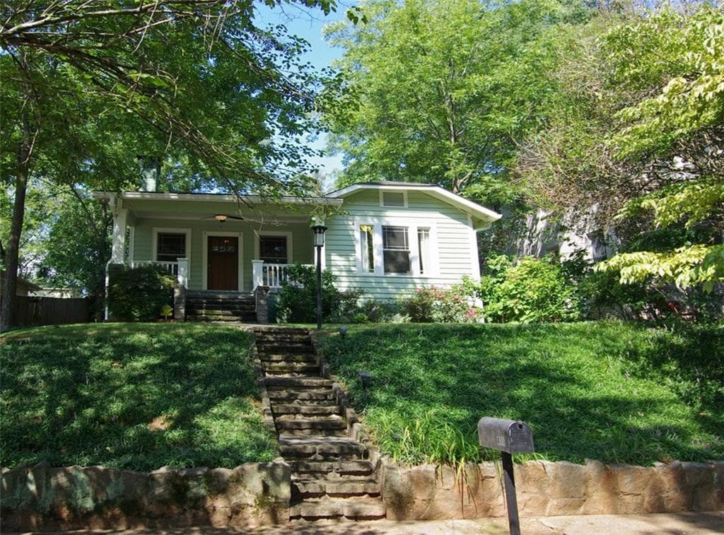 2 bedroom, 1,427 sq ft single family residence sold at 476 Hardendorf Avenue, Atlanta, GA 30307