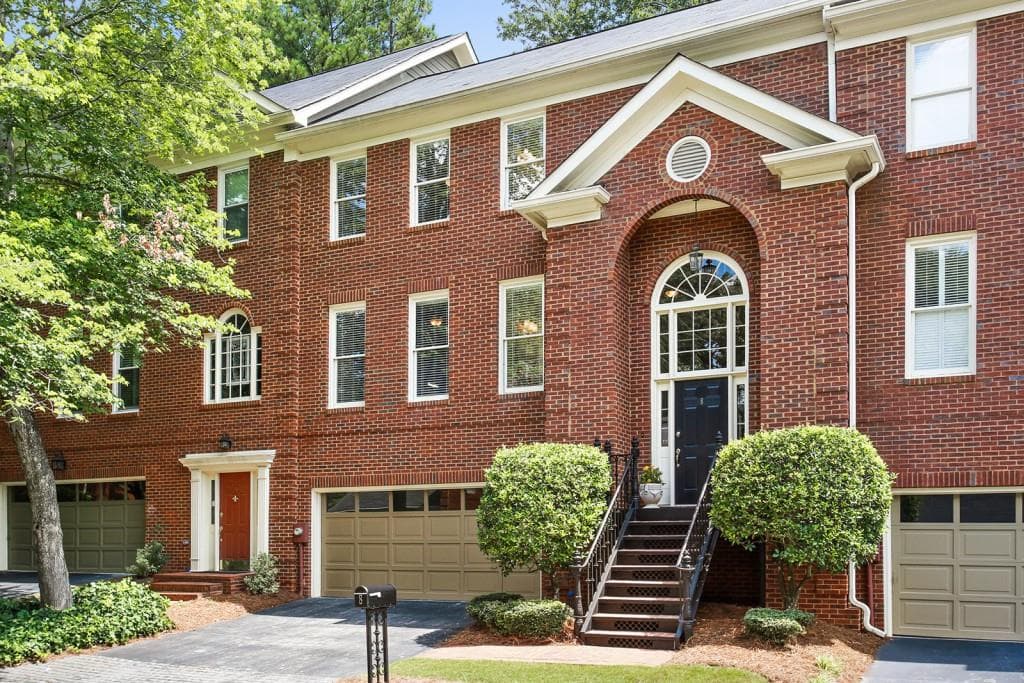 7155 Roswell Road 8, Sandy Springs, GA 30328 — most recent listing photo