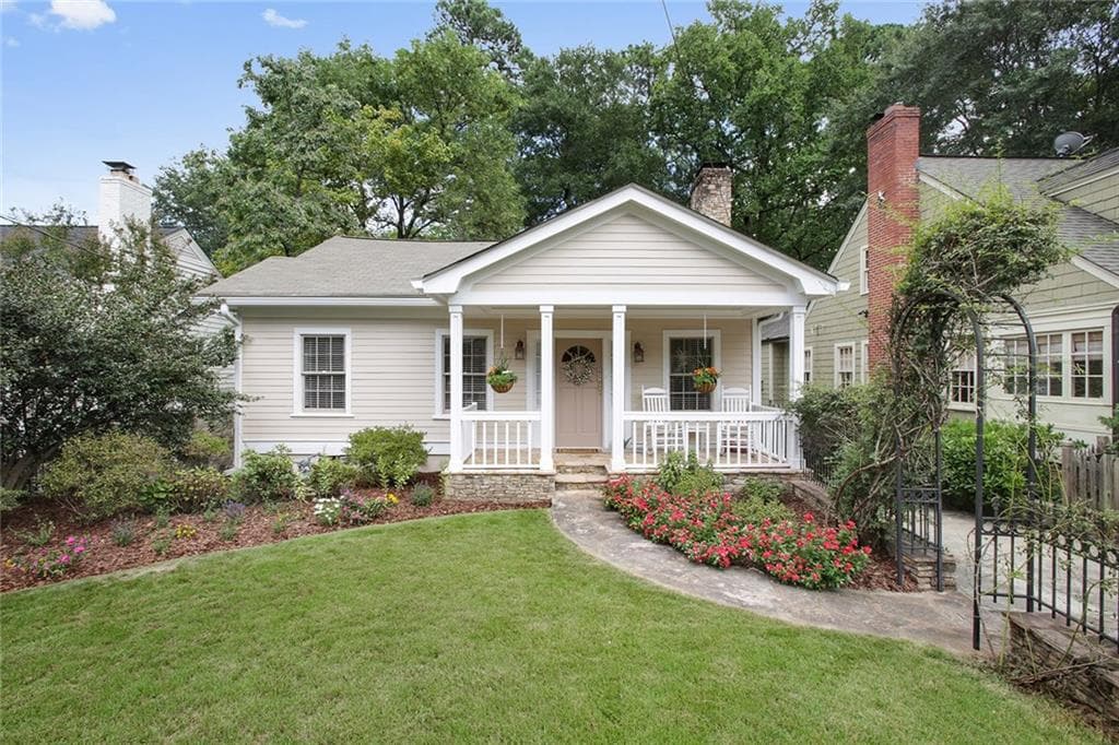 3 bedroom, 2,065 sq ft single family residence sold at 2279 Fairhaven Circle, Atlanta, GA 30305