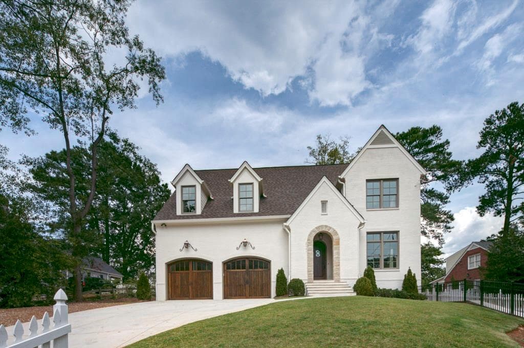 4 bedroom single family residence sold at 2197 Howell Mill Road, Atlanta, GA 30318