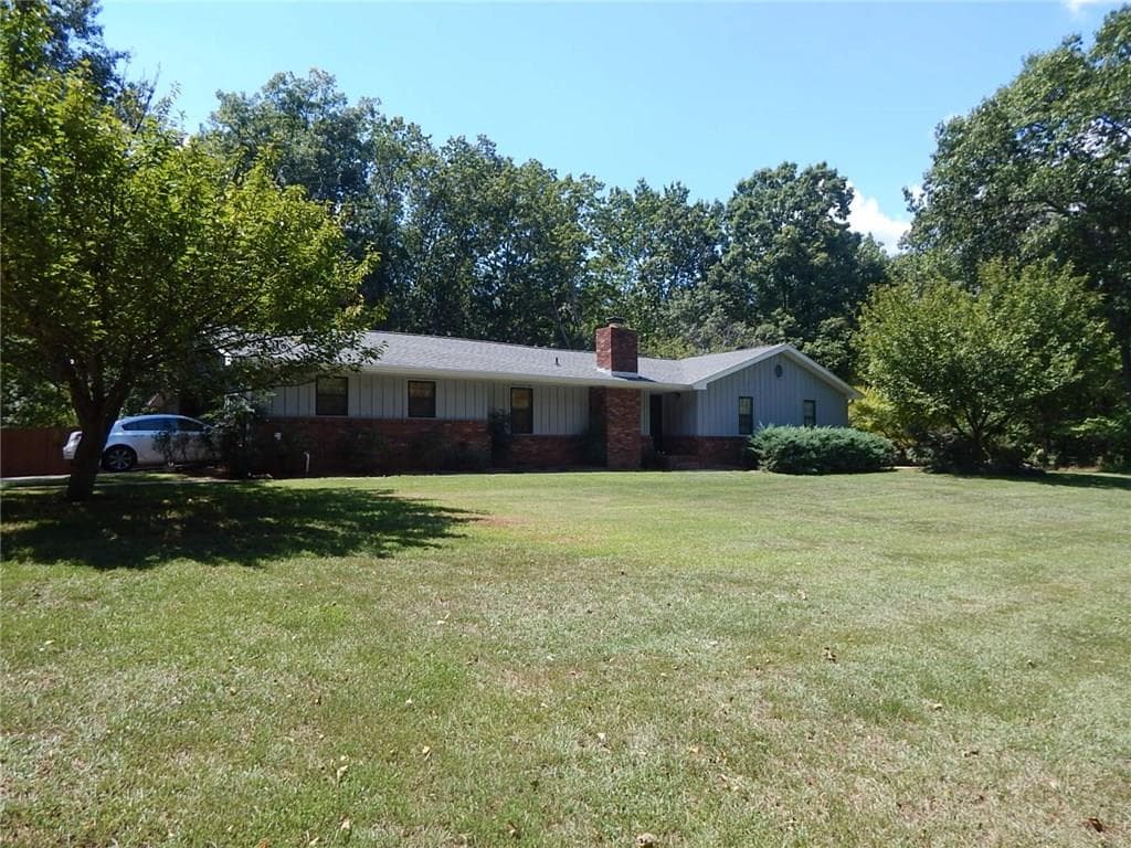 3 bedroom, 1,711 sq ft single family residence sold at 4100 Hickory Hollow Drive, Douglasville, GA 30135