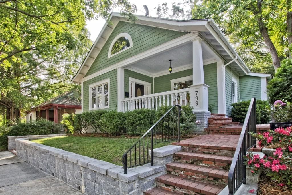4 bedroom, 2,078 sq ft single family residence sold at 799 Lake Avenue, Atlanta, GA 30307