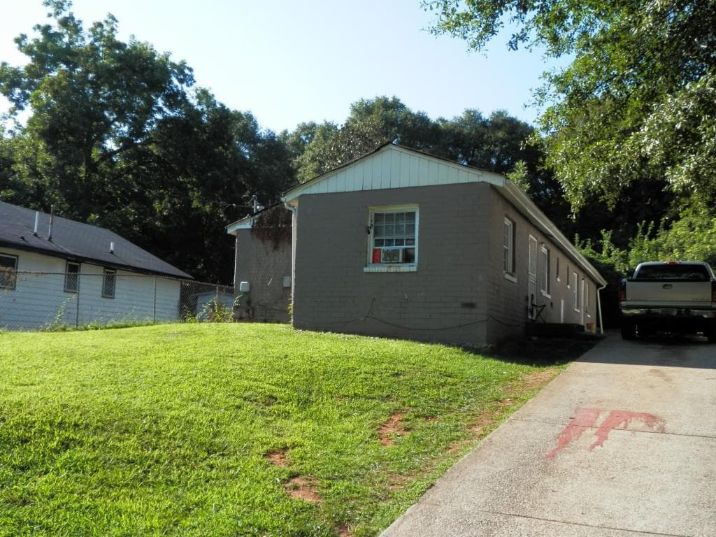duplex sold at 1092 Osborne Street, Atlanta, GA 30310