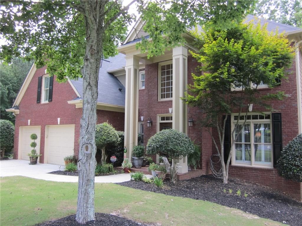 5 bedroom, 2,806 sq ft single family residence sold at 410 Overhill Bend, Johns Creek, GA 30005