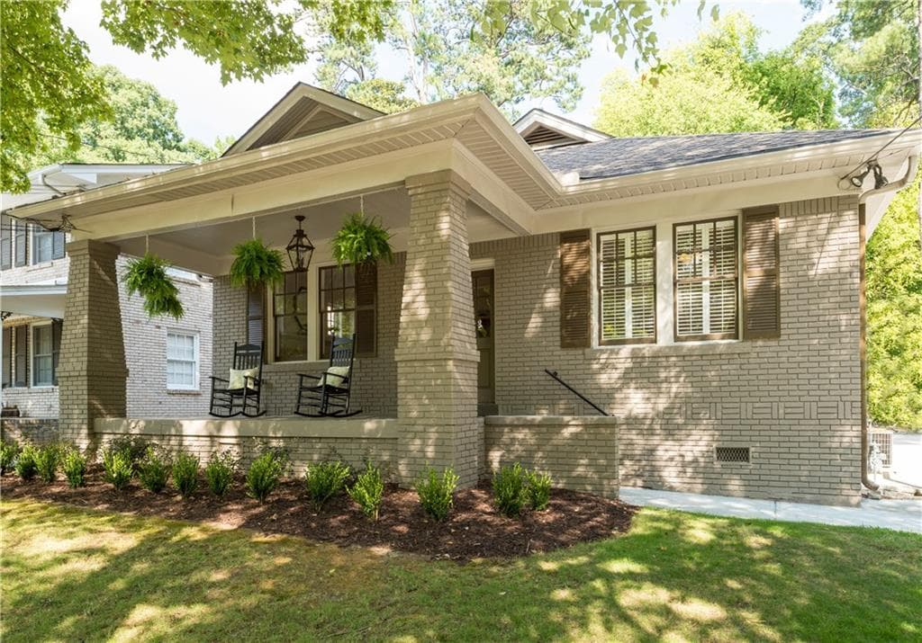 3 bedroom, 1,464 sq ft single family residence sold at 2425 Glenwood Drive, Atlanta, GA 30305