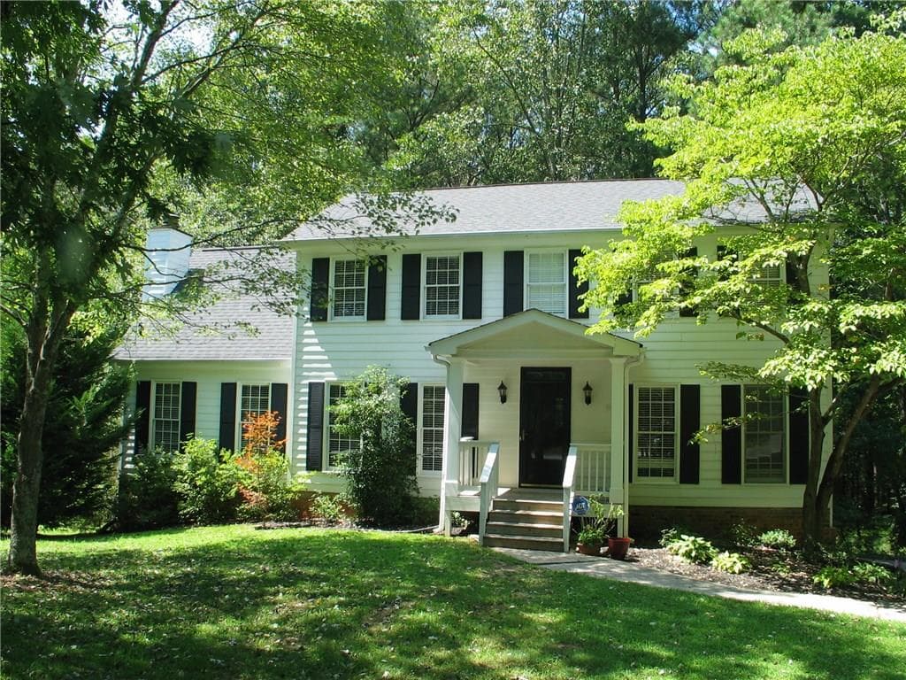 555 Ridgemont Drive, Roswell, GA 30076 — most recent listing photo