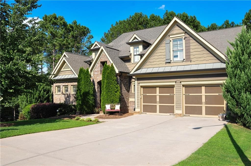 6 bedroom, 4,257 sq ft single family residence sold at 30 Long Branch Court, Dallas, GA 30132