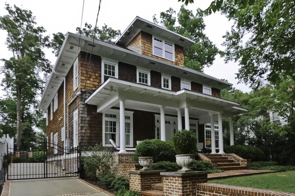 5 bedroom, 5,550 sq ft single family residence sold at 1261 Lanier Boulevard, Atlanta, GA 30306
