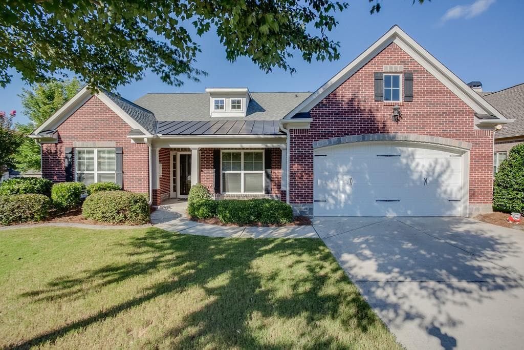 3 bedroom, 2,581 sq ft single family residence sold at 5575 Brighton Rose Lane, Sugar Hill, GA 30518