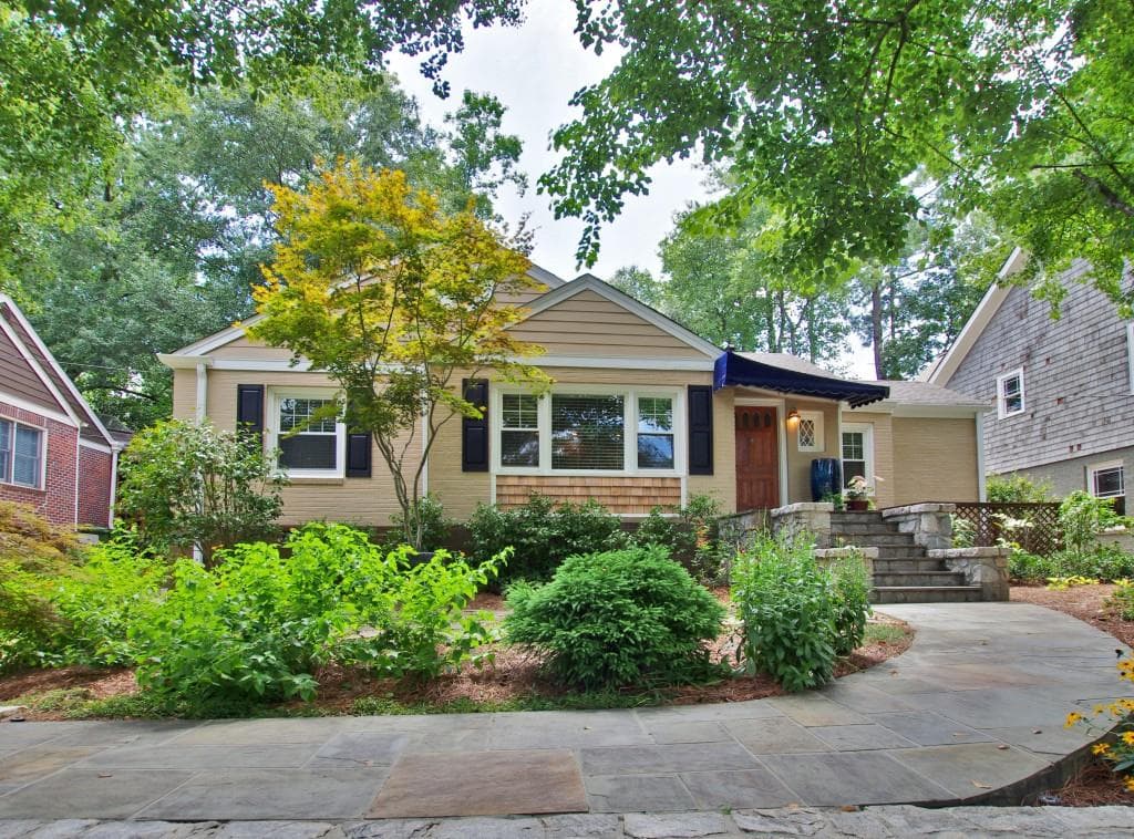 4 bedroom, 2,563 sq ft single family residence sold at 1243 Reeder Circle, Atlanta, GA 30306
