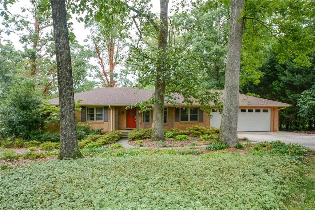 3 bedroom single family residence sold at 5981 Robin Hood Lane, Norcross, GA 30093