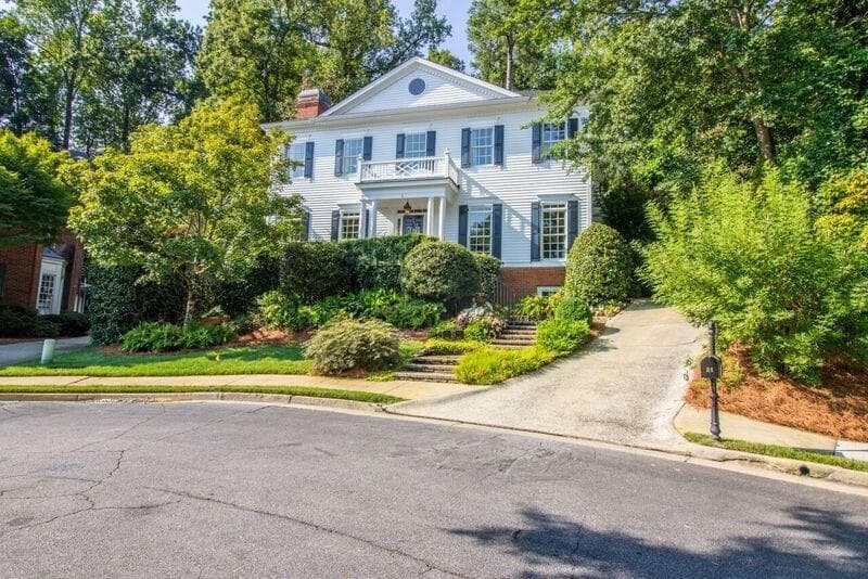 5 bedroom, 6,108 sq ft single family residence sold at 21 Rose Gate Drive, Atlanta, GA 30342