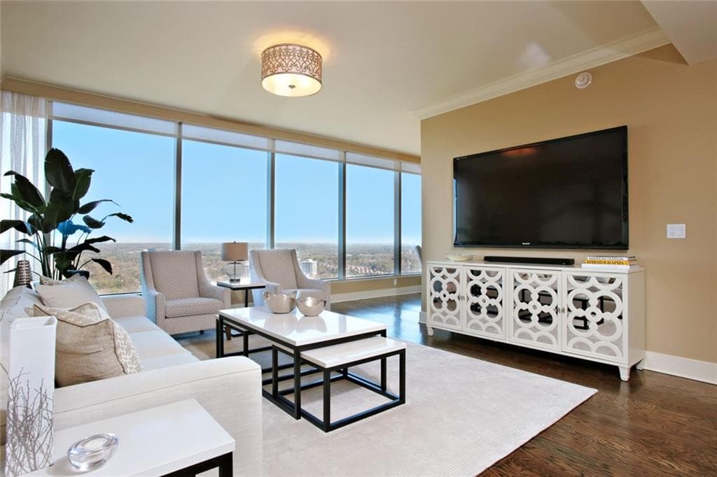 1 bedroom, 1,316 sq ft condominium sold at 3630 Peachtree Road 2206, Atlanta, GA 30326