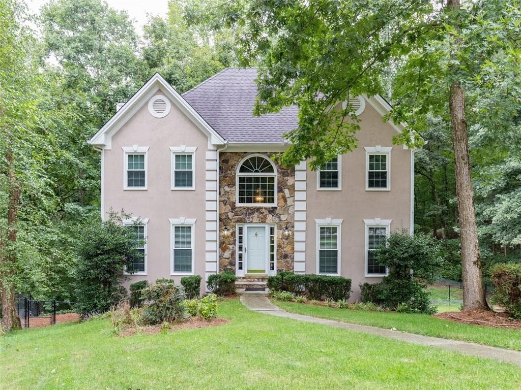3 bedroom, 2,550 sq ft single family residence sold at 2840 Stratfield Drive, Cumming, GA 30041