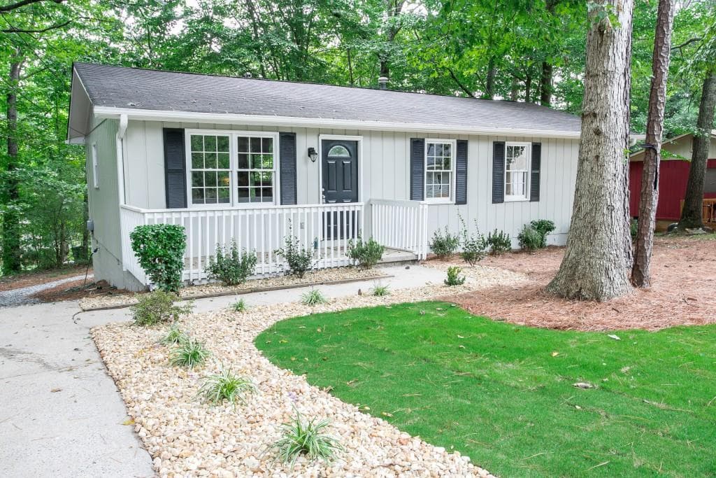 3 bedroom, 1,056 sq ft single family residence sold at 220 Hickory Ridge Road, Canton, GA 30114