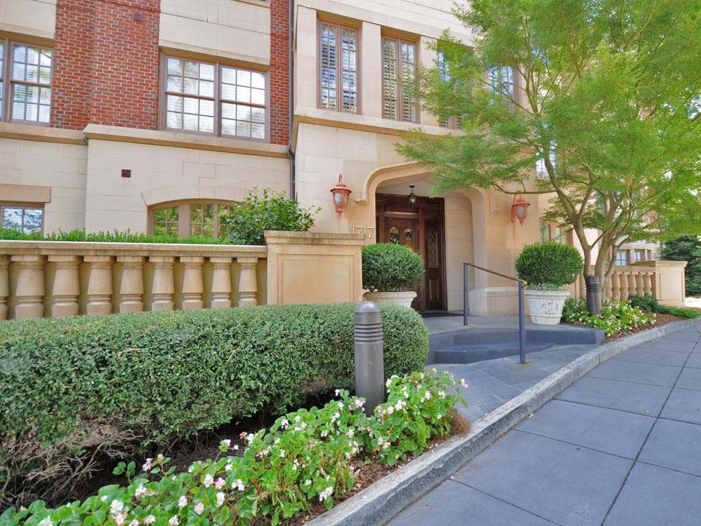 1 bedroom, 992 sq ft condominium sold at 1717 N Decatur Road 118, Atlanta, GA 30307