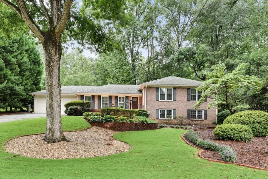 4 bedroom, 2,771 sq ft single family residence sold at 2570 Hawthorne Drive, Atlanta, GA 30345