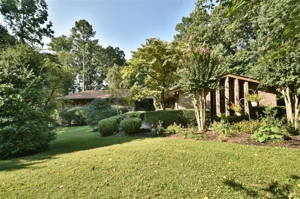 617 Dogwood Circle, Norcross, GA 30071 — most recent listing photo