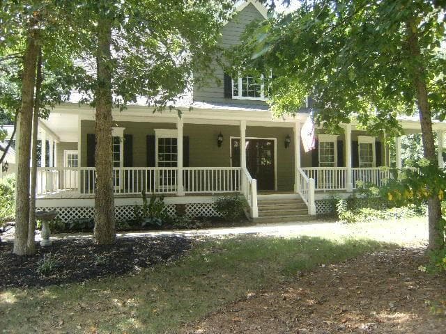 5 bedroom, 2,800 sq ft single family residence sold at 126 ROYAL OAKS Drive, Canton, GA 30115