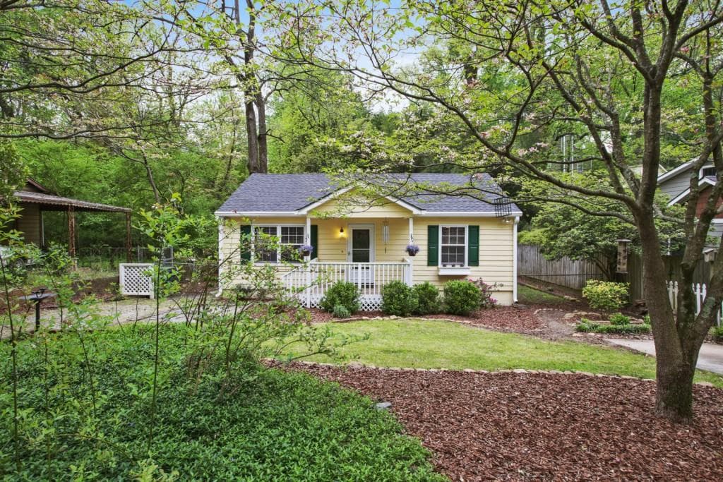 2 bedroom, 976 sq ft single family residence sold at 989 Ormewood Avenue, Atlanta, GA 30316